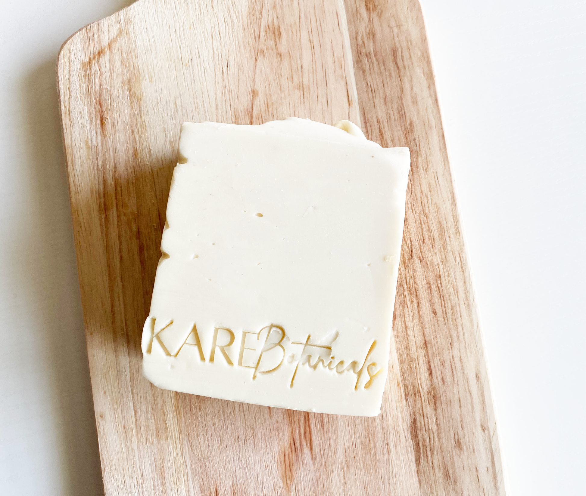 Cabin Fever Soap Bar for every skin type. Masculine scented hand and body soap. Notes of cedar wood and eucalyptus. Vegan, natural, non toxic soap bar. 